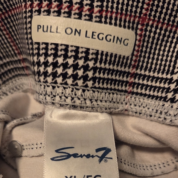 Seven7 Black & Red Patterned Pull On Leggings - Picture 8 of 10